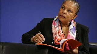 Livre réquisitoire de Christiane Taubira contre la déchéance de nationalité [upl. by Daloris]