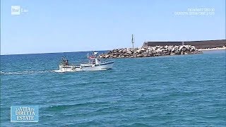 Pirati al Circeo gettano in mare un pescatore e fuggono  La vita in diretta estate 28062018 [upl. by Viddah]