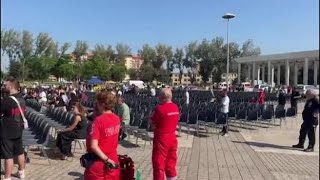 Funerali delle vittime di Scampia la piazza semivuota [upl. by Hanan384]