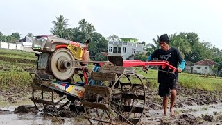 Teraktor G1000 gas terus mulai singkal dari pinggir [upl. by Neelhtak]