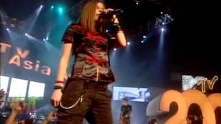 Avril Lavigne  Sk8er Boi  MTV Asia Awards 24012003 [upl. by Ythomit133]