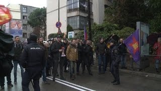 Enfrentamientos ante la Embajada de Cuba en Madrid [upl. by Loralyn]