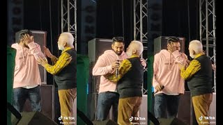 Parmish Verma get emotional on Stage with his Father [upl. by Relda837]