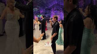 Te gjithe e njohin kengetarin me te mire ne bote dasma albanianwedding albanianmusic [upl. by Elenahc]