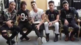 CNCO ENTREVISTA TELEHIT MUY DIVERTIDAMOMENTOS CHRISDIEL Chris imita a Zabdi cuando habla [upl. by Oliva]