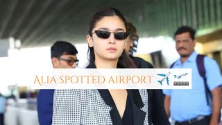 Alia Bhatt spotted Airport ✈️✨  Bollywood actress Alia new look 🥽 [upl. by Adnolay396]