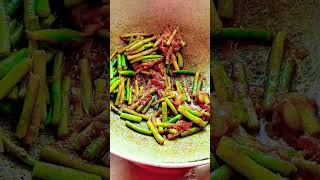 illish macher matha diye kochur loti recipe😘foodcookingchannelviralvideoshortssubscribe👌🙏youtubes [upl. by Terry]