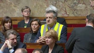 Jean Lassalle enfile un gilet jaune et électrise les débats à lAssemblée nationale [upl. by Jacoby]