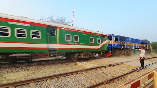 6 in 1 High Dangerous Dust Stromy Benapole  Maitree  Rupsha express Attacks Railgate with Emd [upl. by Fitz]