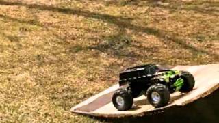 Traxxas Grave Digger [upl. by Htebharas]