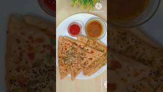 Garlic naan paratha shorts shortsfeed sunitafoodstory recipe garlicnaan naanrecipes paratha [upl. by Petuu]