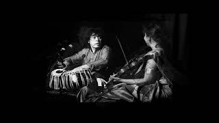 Ustad Zakir Hussain w Smt Kala Ramnath  Raag Charukeshi Vilambit Peshkar in Teentaal [upl. by Rutan]