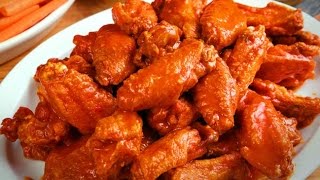 How To Eat Chicken Wings Fast Teaching My Girlfriend [upl. by Amyas]