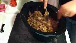 How To Make Easy and Delisious Pulled Pork Sandwhiches [upl. by Namrac]