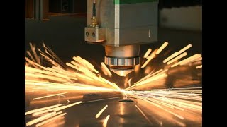 Super Slow Motion Faserlaser Laserschneiden Raytools BM111 verzinktes Stahlblech [upl. by Kilk275]