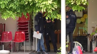 スイスの保育園付近で襲撃事件、男児3人負傷 中国人の男逮捕 [upl. by Delorenzo253]