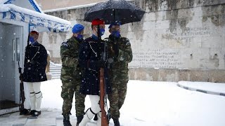 Sturmtief Medea lässt Athen im Schnee versinken [upl. by Ielhsa]