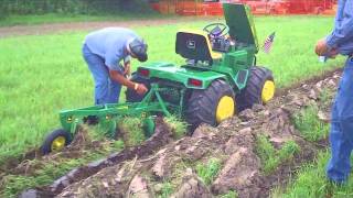 Custom John Deere Garden Tractor at Little G 2010 [upl. by O'Conner]