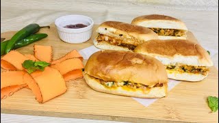 Chicken Masala pav  Easy and yummy Evening Snack  Hiras Kitchen [upl. by Inaffets]