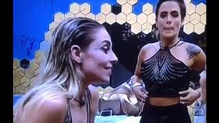 AGRESSÃO no BBB19 HARIANE EMPURROU PAULA [upl. by Eelidnarb394]