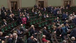 Renta socjalna Hartwich zachęcam posłów PiS żeby zostali [upl. by Akenet]