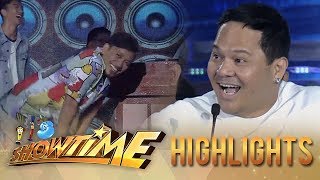 Its Showtime PUROKatatawanan Jhong dances quotOtsootsoquot after breaking Bayanis joke [upl. by Oetomit]