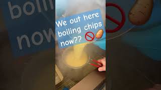 Making mashed potatoes out of Pringles 😢🤮🥔 mashedpotatorecipe pringles shorts cooking michelin [upl. by Ispep448]