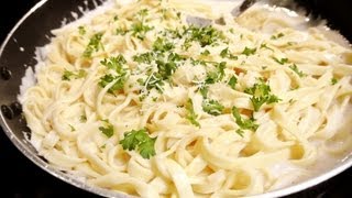 Receta Salsa Alfredo para Pasta [upl. by Mirella]