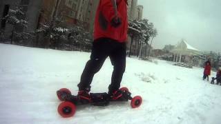 Electric Mountainboard Trampa riding in the snow 1 [upl. by Helban647]