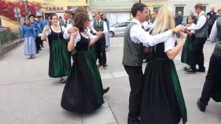 Volkstanz beim Erntedankfest der Pfarre Petzenkirchen 2016 [upl. by Gnaht]