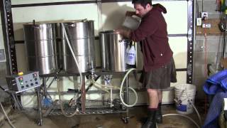 Brewing up an American Pale Ale Allgrain [upl. by Tekcirc]