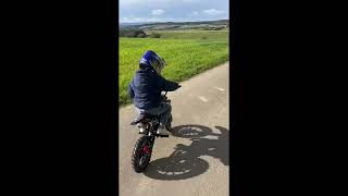 Kinder fahren MotorradCross [upl. by Hearsh]