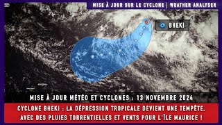 Cyclone Bheki  La dépression devient tempête avec pluies torrentielles et vents pour Maurice [upl. by Ahsiekan]