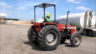 1982 Massey Ferguson 274 MFWD tractor for sale  sold at auction August 27 2014 [upl. by Annahvas]