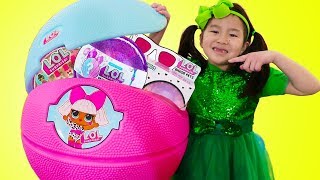 Jannie Pretend Play w Giant LOL Surprise Toys Haul [upl. by Eagle49]