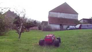 Voiture téléguidée Traxxas [upl. by Pulchia]