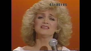 Barbara Mandrell amp The Mandrell Sisters  You Light Up My Life January 1982 TNN [upl. by London650]