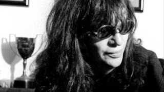 Joey Ramone I wanna be sedated Unplugged [upl. by Nahtahoj566]