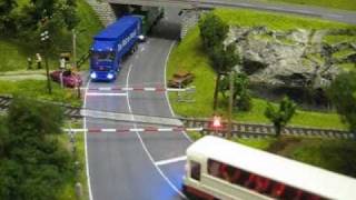 Modellbahn  Zug und Bahnübergang  train and railroad crossing  電車と踏切 [upl. by Milton]