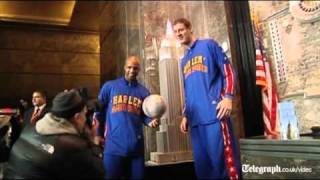 Paul quotTinyquot Sturgess joins Harlem Globetrotters as worlds tallest basketball player [upl. by Kemeny]