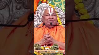 Indresh ji ka intjaar krte huye shri Rambhadracharyaji maharaj [upl. by Ycnahc]