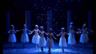 Lo Schiaccianoci  fiocchi di neve  Caikovskij  Balletto del Sud  The Nutcraker [upl. by Yartnod]