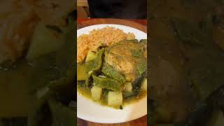 Pollo en salsa tatemada con rajas shorts [upl. by Adnirual]