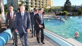 SPD Kanzlerkandidat Peer Steinbrück Rundgang  Johannesbad Bad Füssing [upl. by Nanette]