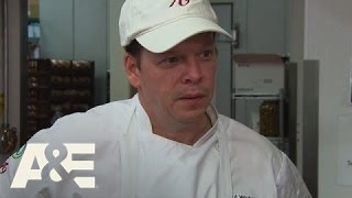 Wahlburgers Donnies Culinary Expertise  A Triple Threat S2 E9  AampE [upl. by Lleruj]