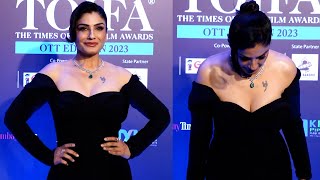 Ravina Tandon turns up the heat at the TOIFA OTT edition in a timelessly elegant black dress [upl. by Odnavres28]