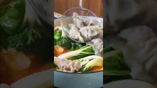 Soupe Thaïe Rouge aux Wontons en 20 Minutes  Sofie Dumont shorts [upl. by Christyna951]