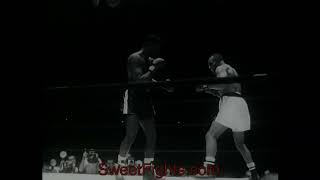 Ezzard Charles vs Jersey Joe Walcott 4  1080p 60fps [upl. by Krum]