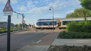 spoorwegovergang oudbodegraafse weg Bodegraven railroad crossing The Netherlands [upl. by Namrac770]