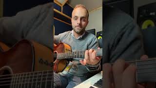 Lezioni di chitarra FACILI in 30 secondi  Accordo Mi minore 7 [upl. by Drawe430]